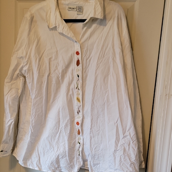 Cherokee Tops - White Button-Up Shirt with Embroidered Details